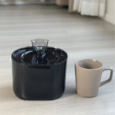 Automatyczne Poidełko/Fontanna 2,2L dla Kota i Psa – Ciche z Poczwórnym Systemem Filtracji- RC-K-747-Pool Garden Party