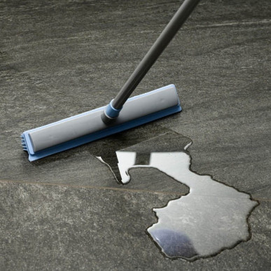 Miotła gumowa do zamiatania podłóg 24 cm BACTERIA STOP + kij teleskopowy YORK YO4051300-002925