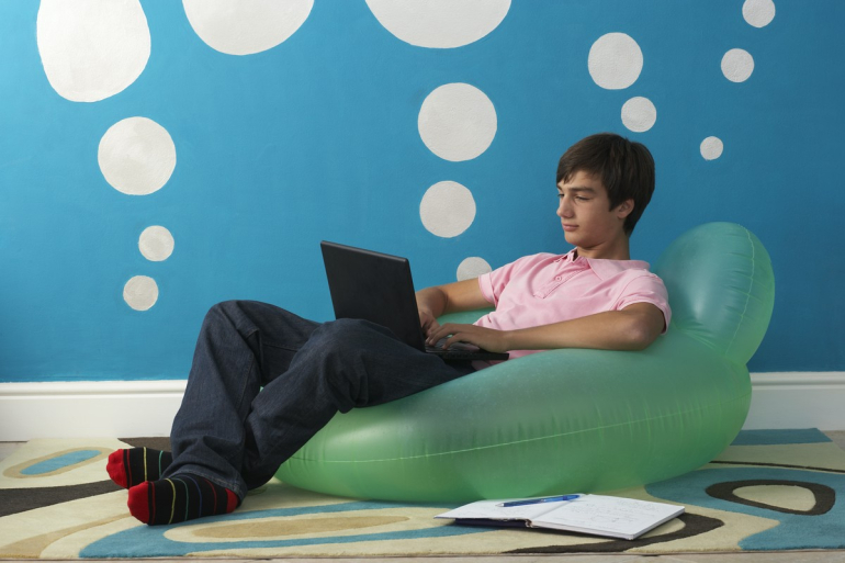 Fotel dmuchany Intex – komfort i funkcjonalność w ogrodzie